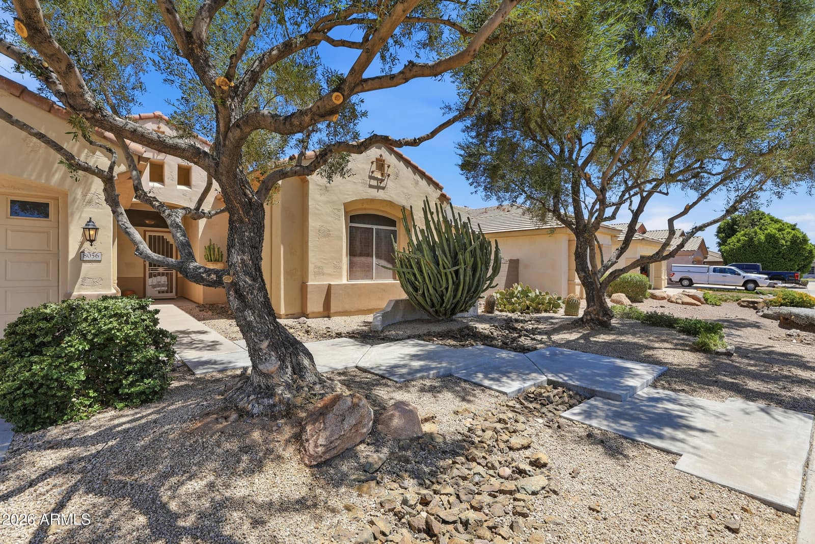 8056 W LOUISE Drive, Peoria, AZ 85383 — photo 1 of 63
