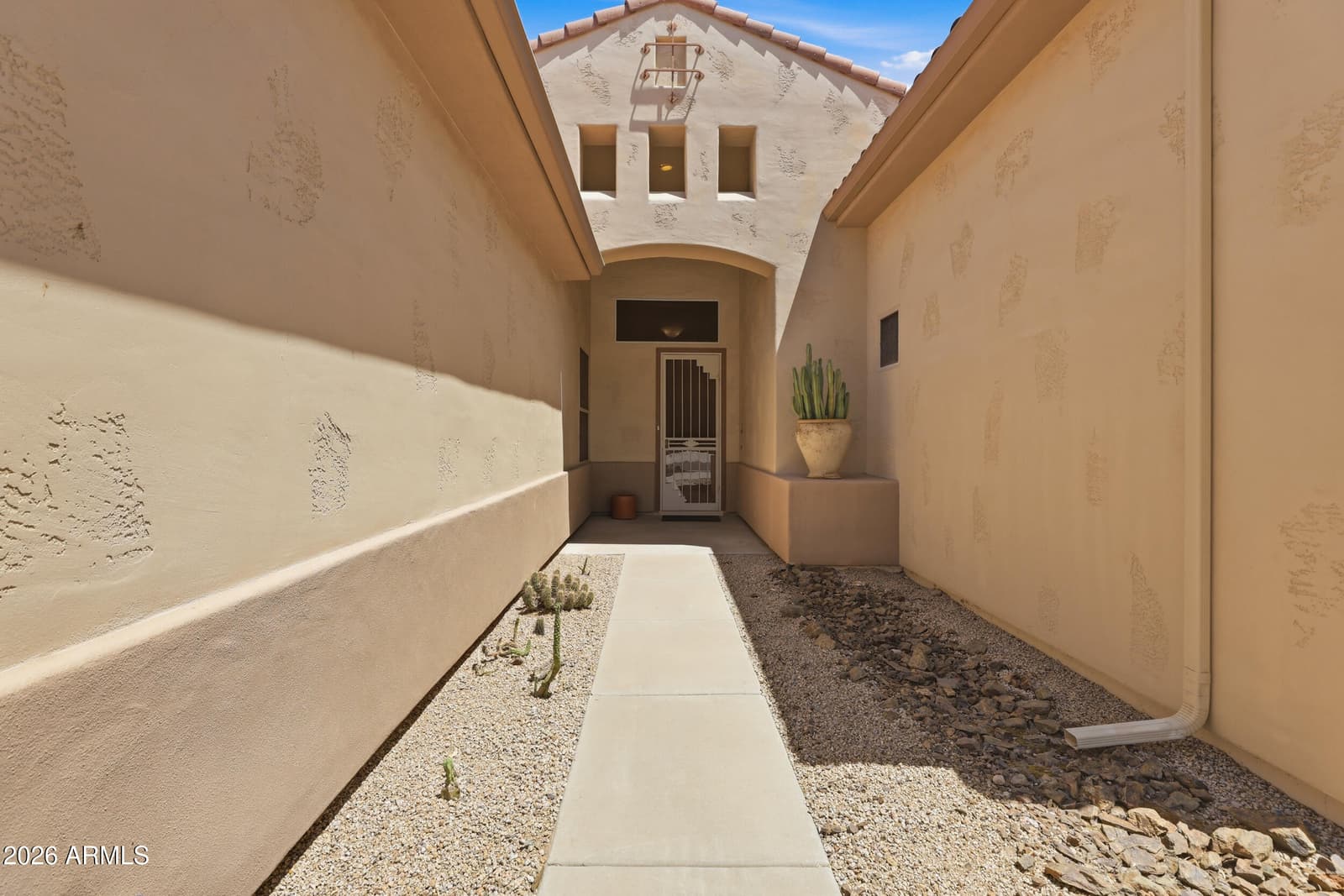 8056 W LOUISE Drive, Peoria, AZ 85383 — photo 6 of 63