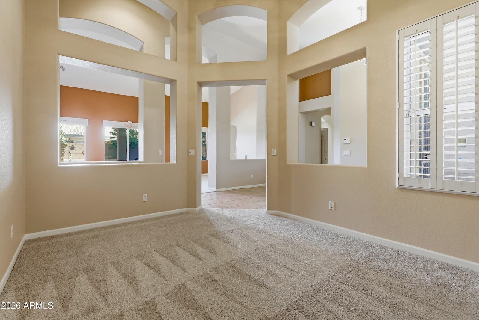 8056 W LOUISE Drive, Peoria, AZ 85383 — photo 9 of 63