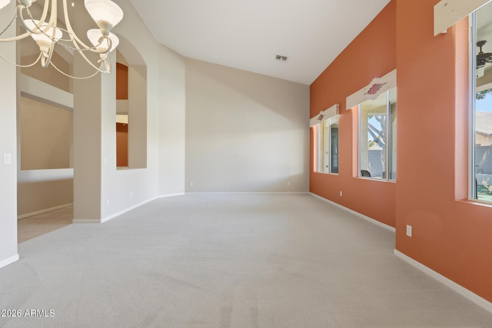 8056 W LOUISE Drive, Peoria, AZ 85383 — photo 13 of 63