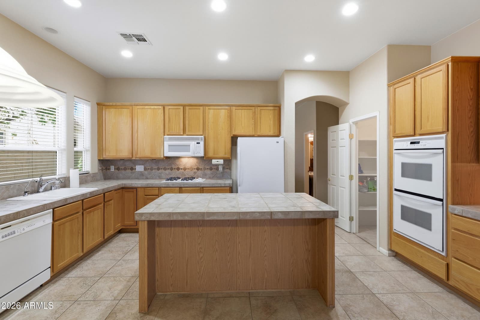 8056 W LOUISE Drive, Peoria, AZ 85383 — photo 18 of 63