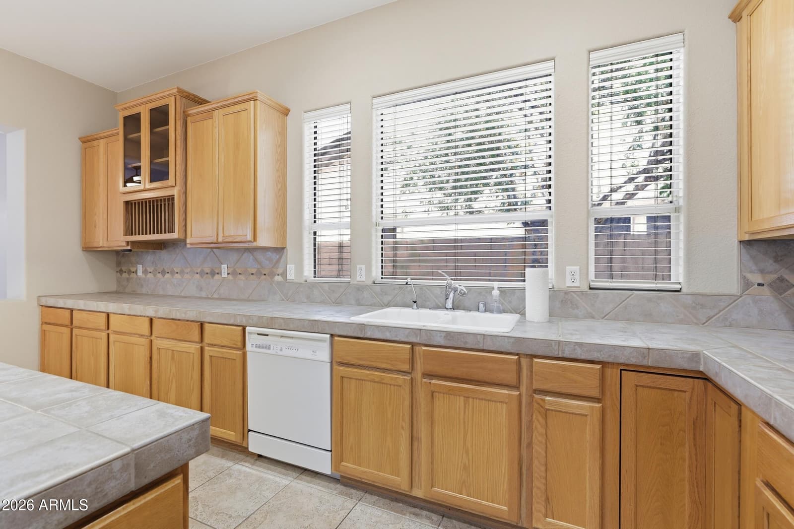 8056 W LOUISE Drive, Peoria, AZ 85383 — photo 21 of 63