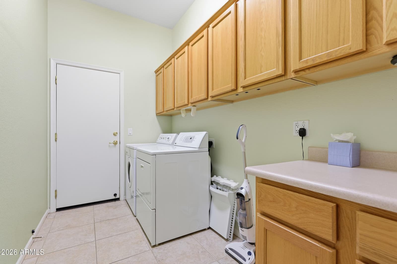 8056 W LOUISE Drive, Peoria, AZ 85383 — photo 37 of 63