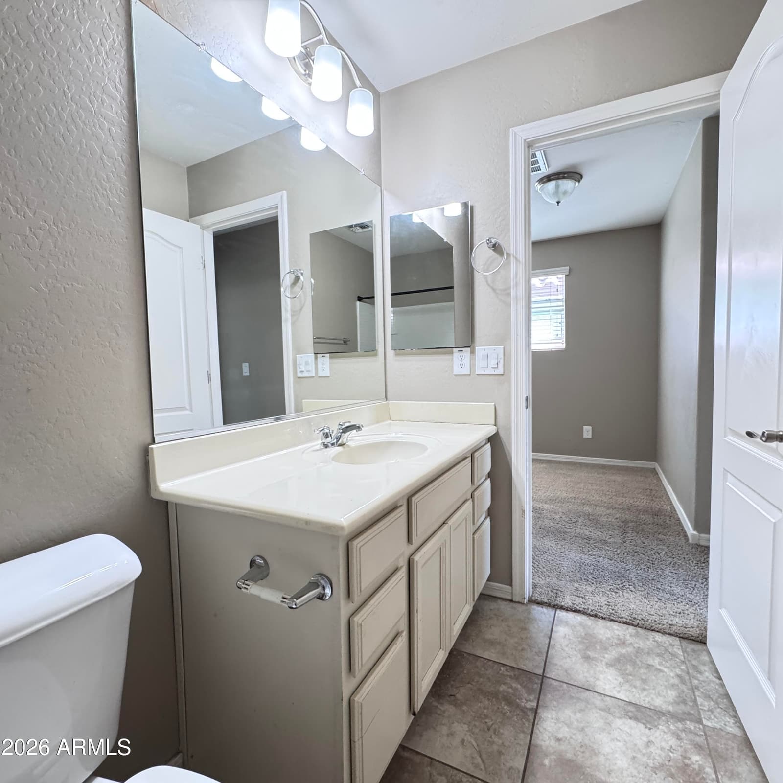 1077 S REBER Avenue, Gilbert, AZ 85296 — photo 8 of 47