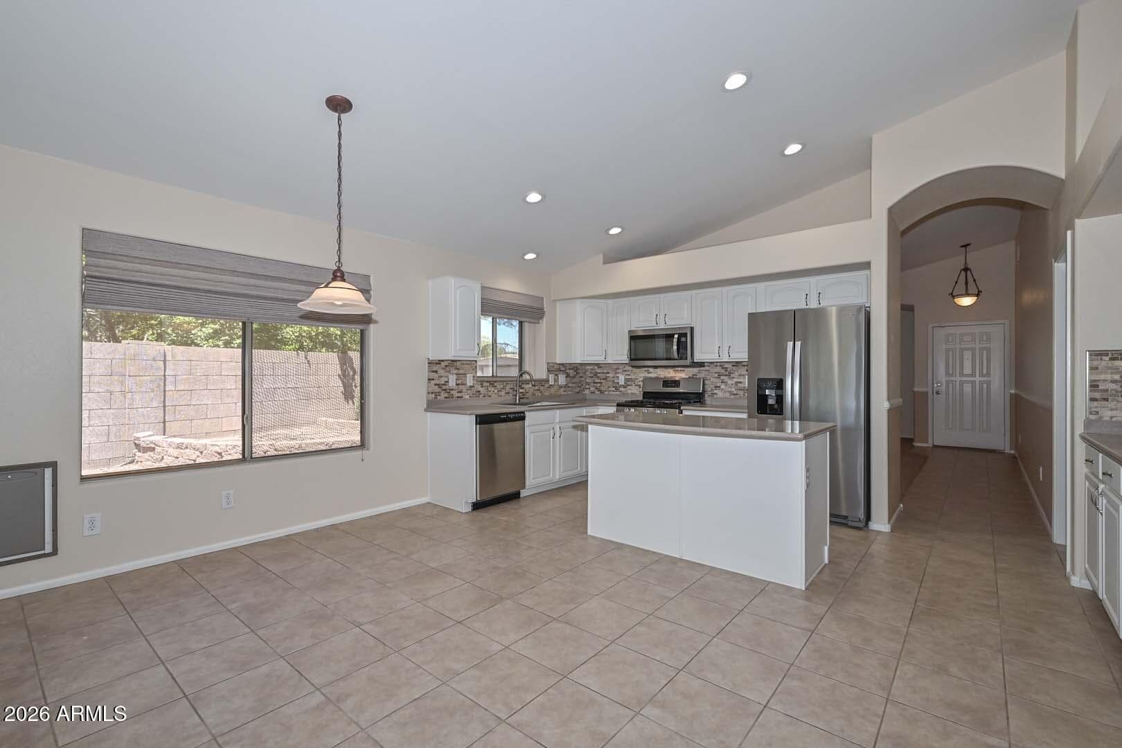11225 W CAMBRIDGE Avenue, Avondale, AZ 85392 — photo 8 of 49