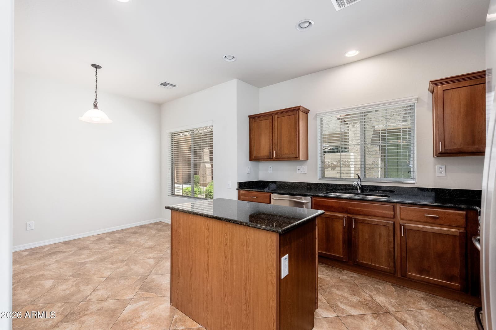 3954 E MELINDA Drive, Phoenix, AZ 85050 — photo 8 of 37