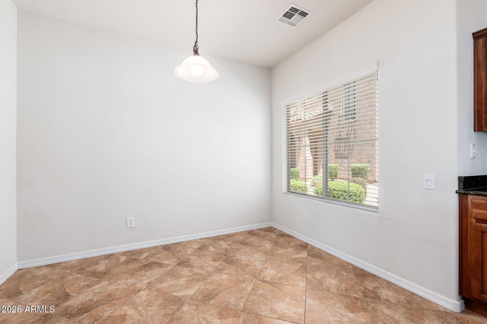 3954 E MELINDA Drive, Phoenix, AZ 85050 — photo 9 of 37