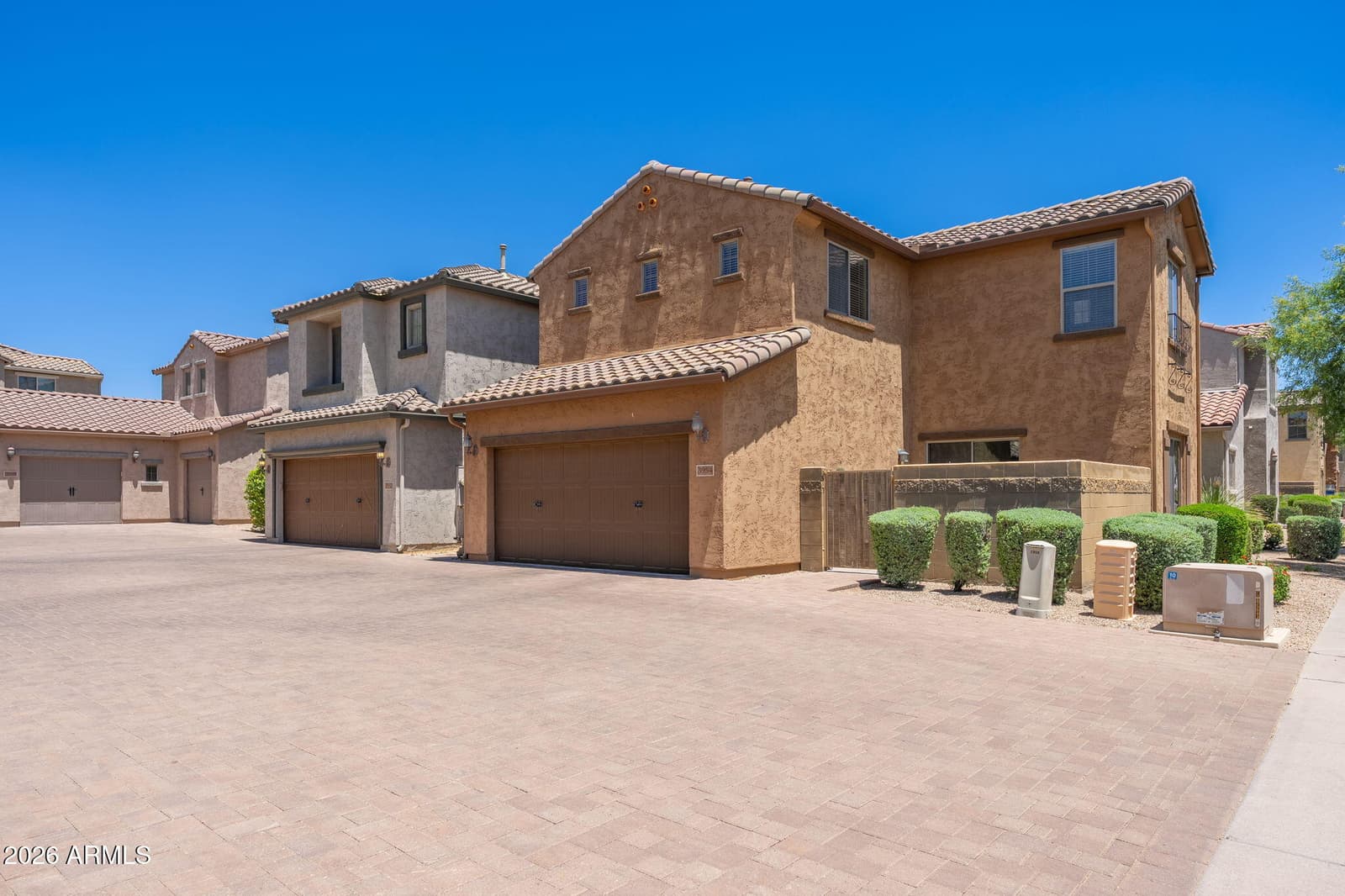 3954 E MELINDA Drive, Phoenix, AZ 85050 — photo 3 of 37