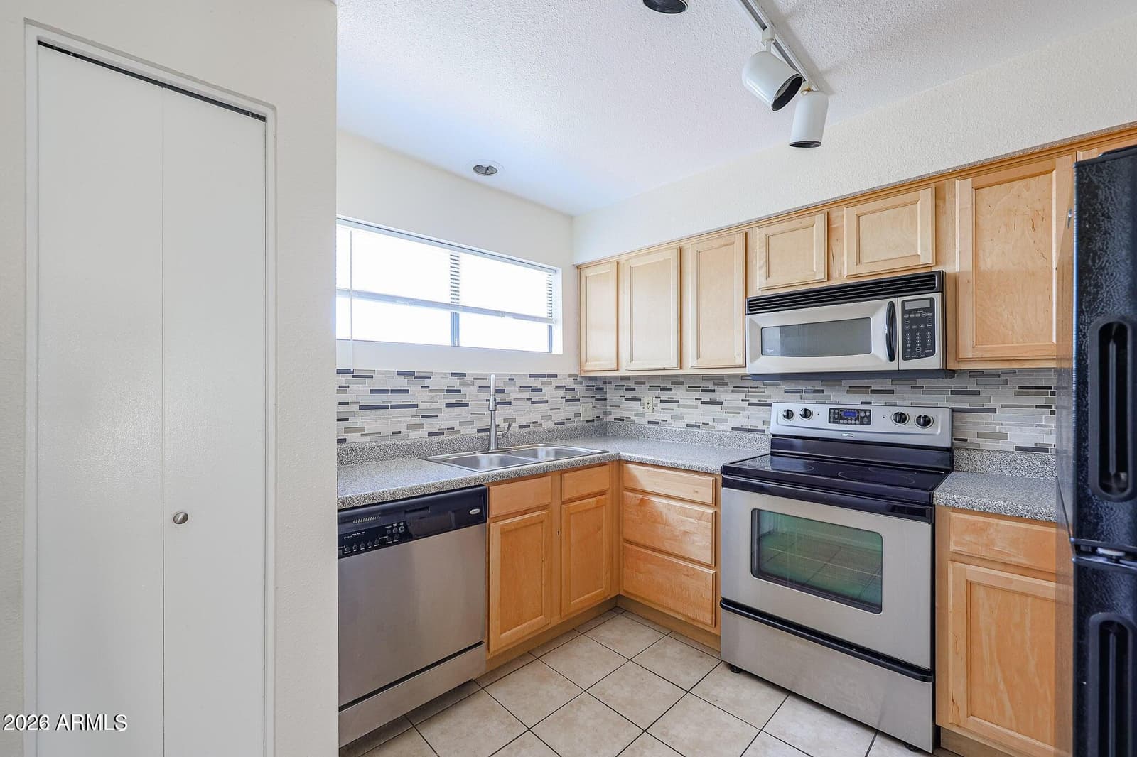 11640 N 51ST Avenue 212, Glendale, AZ 85304 — photo 8 of 22