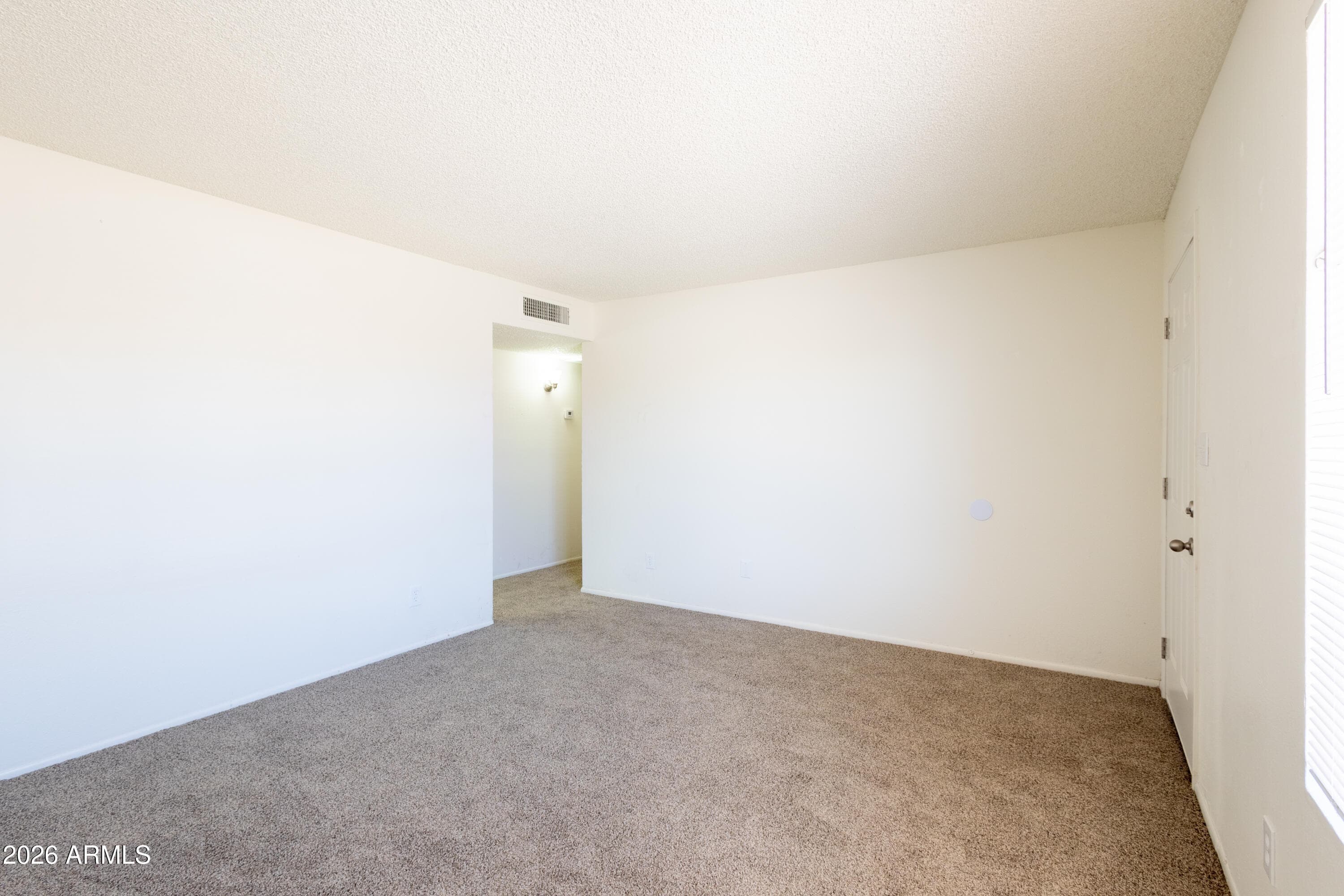 8621 W COLUMBUS Avenue, Phoenix, AZ 85037 — photo 5 of 26