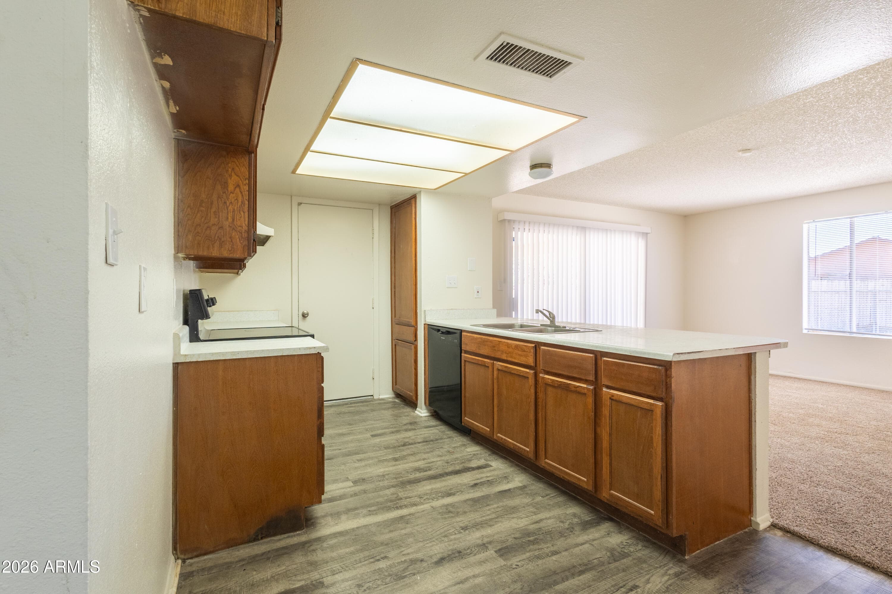 8621 W COLUMBUS Avenue, Phoenix, AZ 85037 — photo 8 of 26