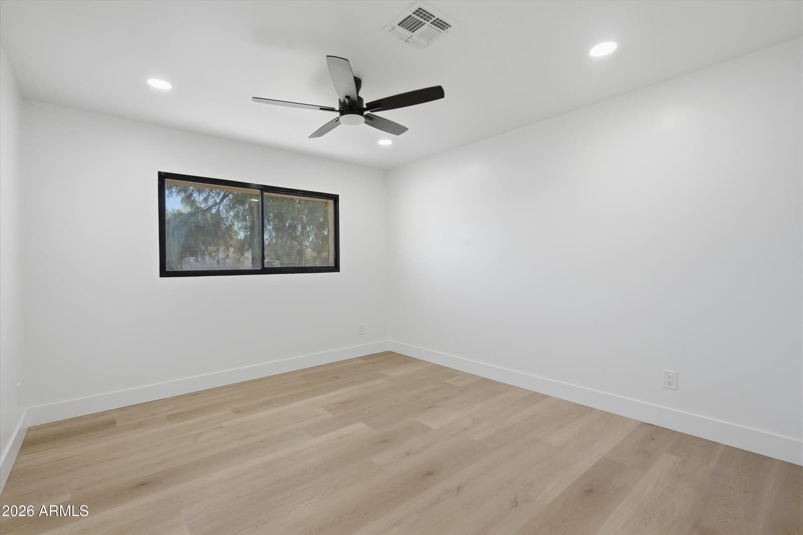 4117 W SAN MIGUEL Avenue, Phoenix, AZ 85019 — photo 13 of 16
