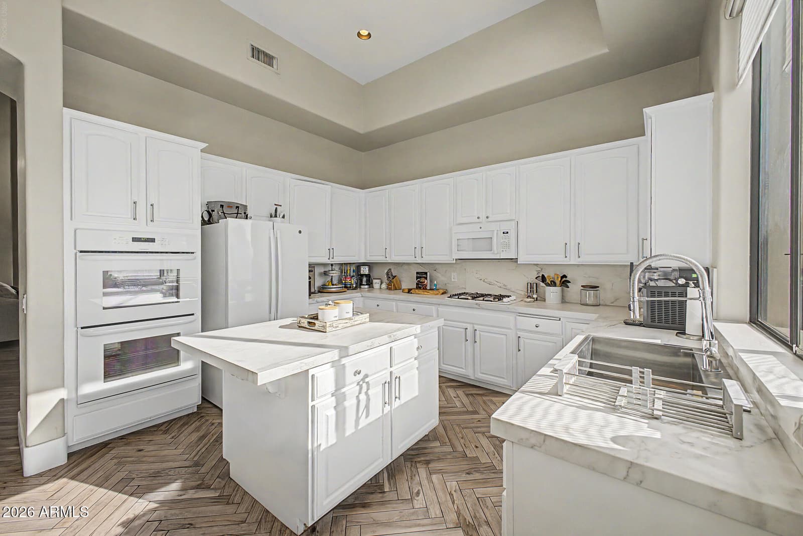 22852 N 52ND Street, Phoenix, AZ 85054 — photo 14 of 47
