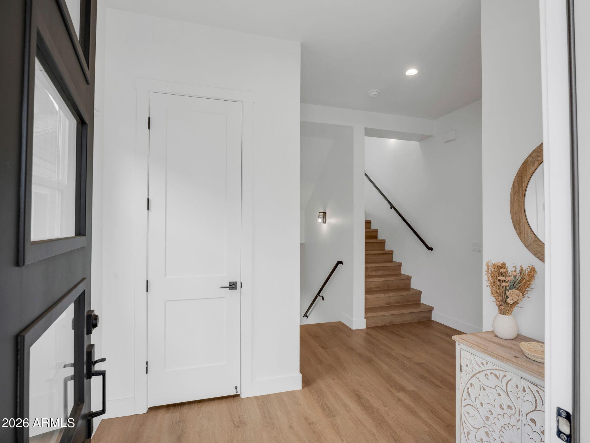 589 N SNOWBERRY Circle, Flagstaff, AZ 86004 — photo 4 of 56