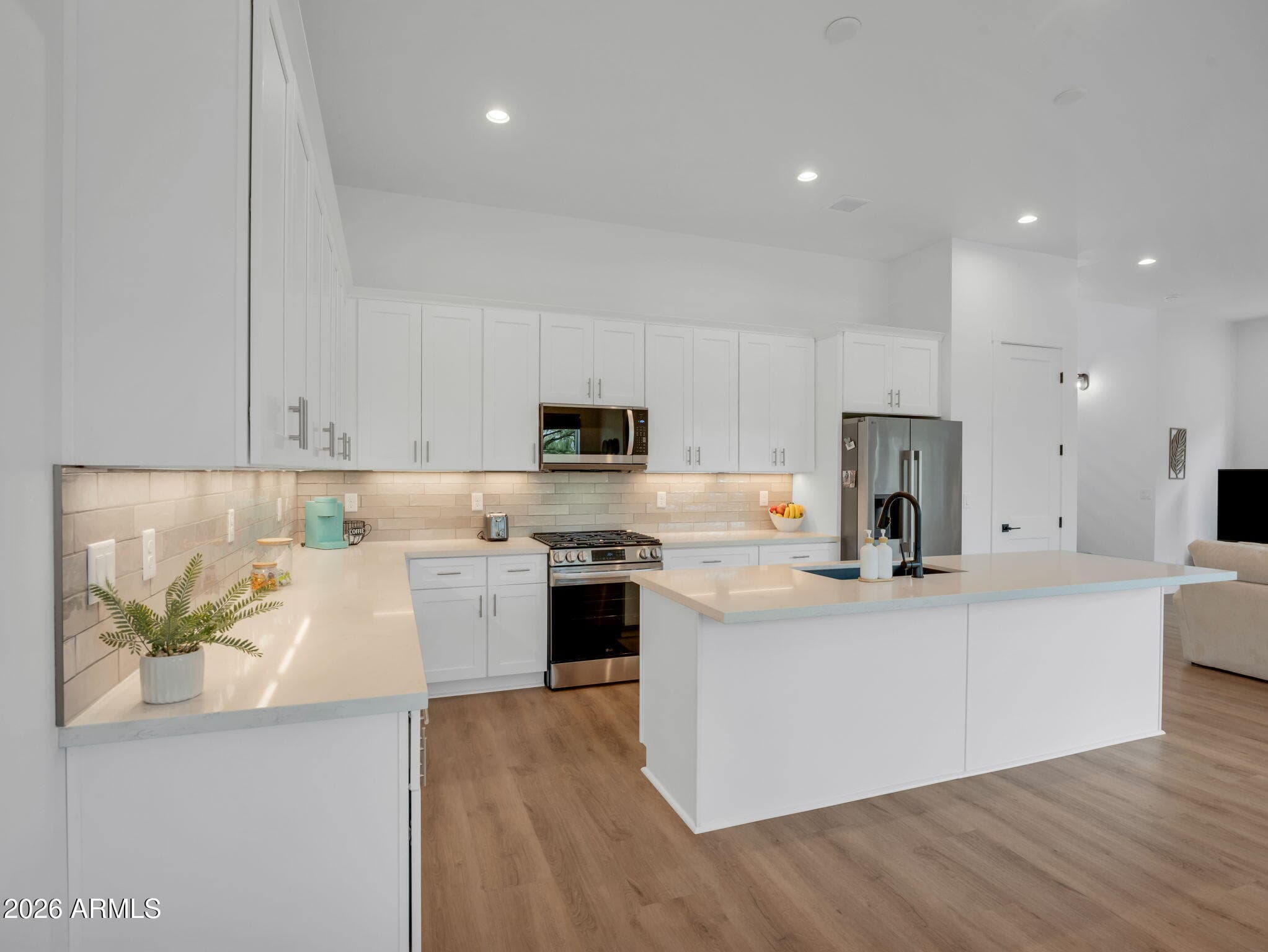 589 N SNOWBERRY Circle, Flagstaff, AZ 86004 — photo 13 of 56