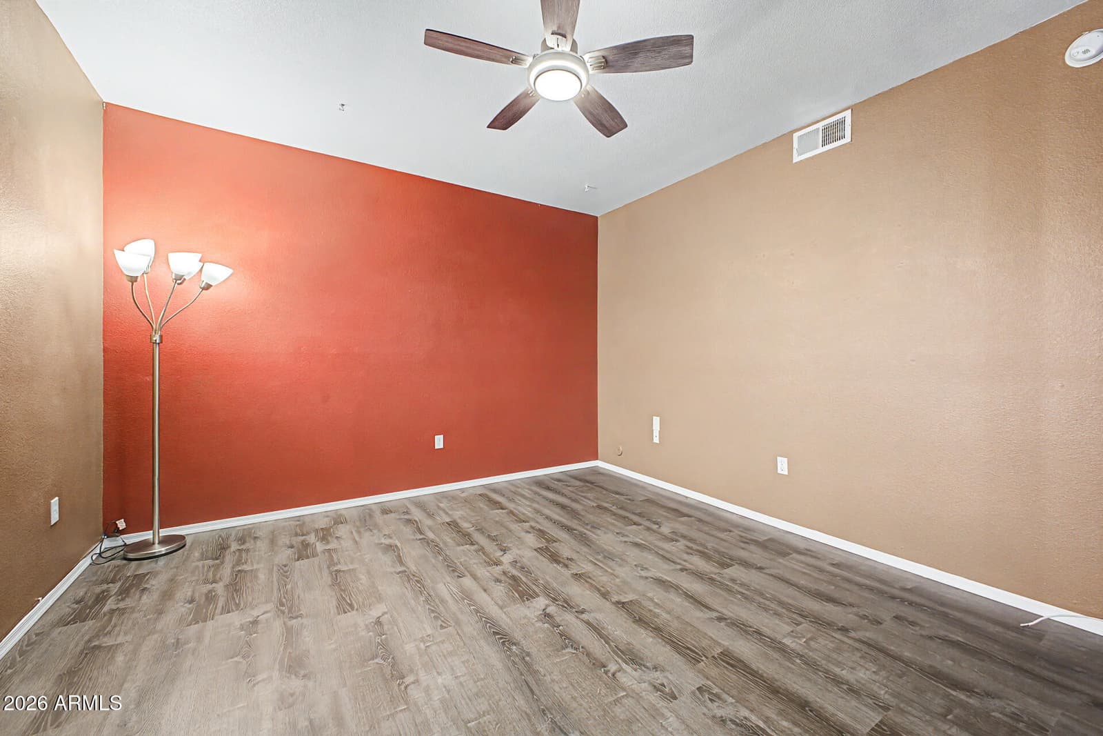 920 E DEVONSHIRE Avenue 3031, Phoenix, AZ 85014 — photo 4 of 27