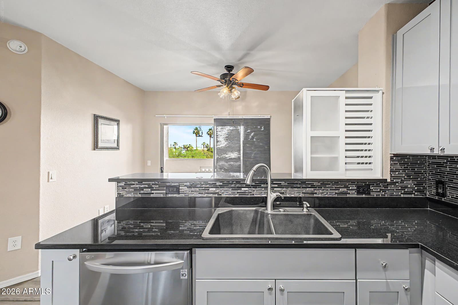 920 E DEVONSHIRE Avenue 3031, Phoenix, AZ 85014 — photo 10 of 27