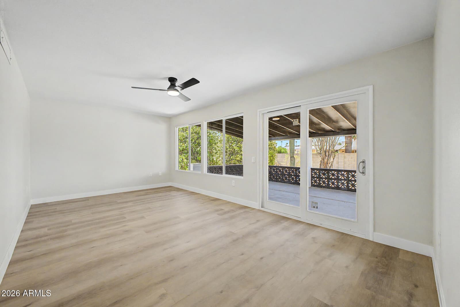 9607 W HIDDEN VALLEY Circle, Sun City, AZ 85351 — photo 11 of 35