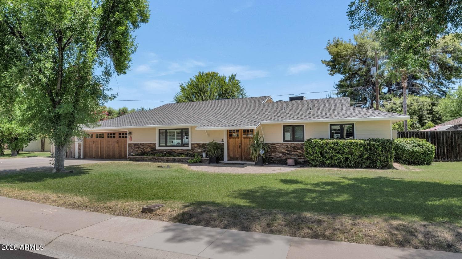 323 W BUTLER Drive, Phoenix, AZ 85021 — photo 6 of 46