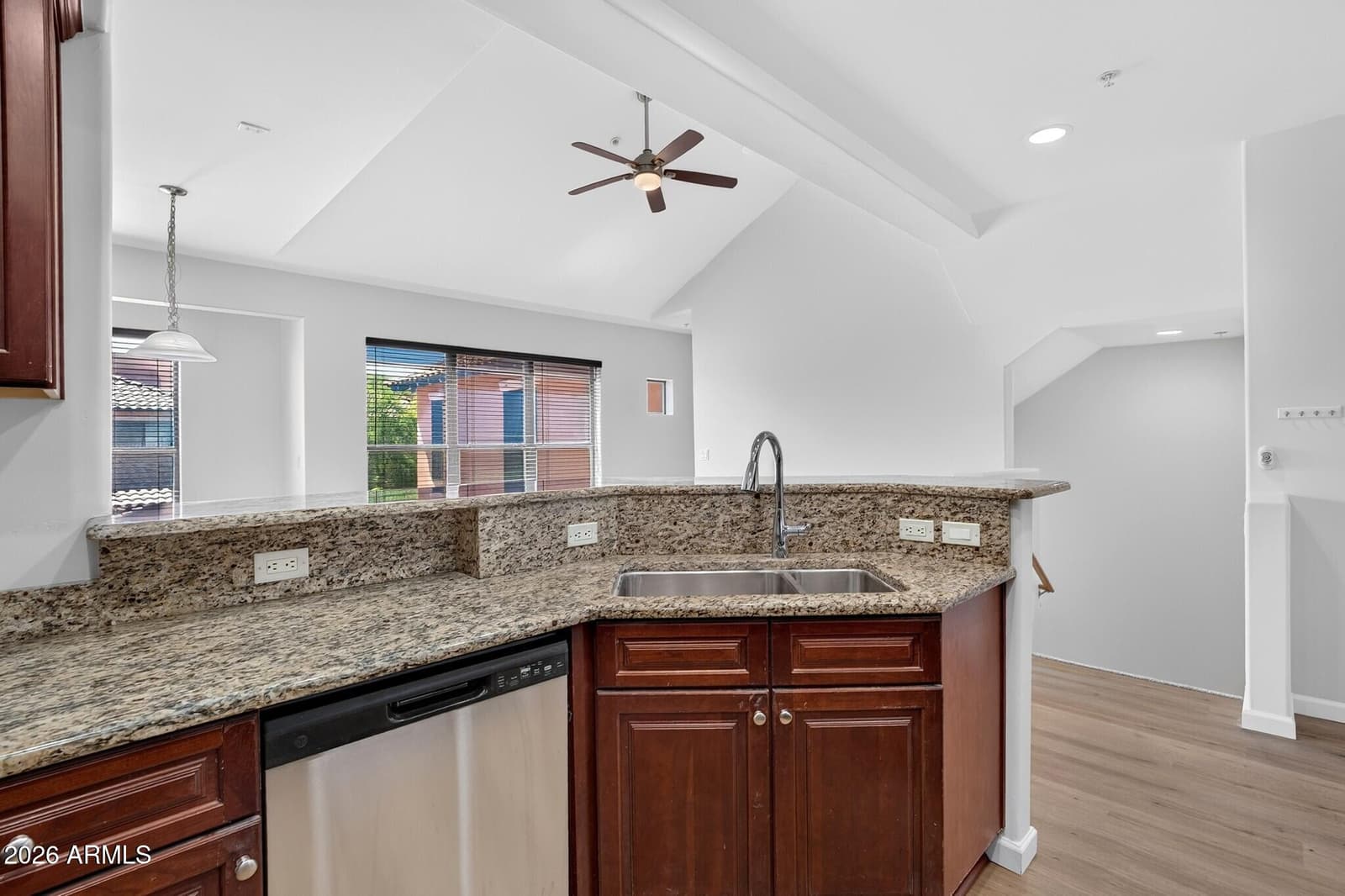 20660 N 40TH Street 2179, Phoenix, AZ 85050 — photo 5 of 37