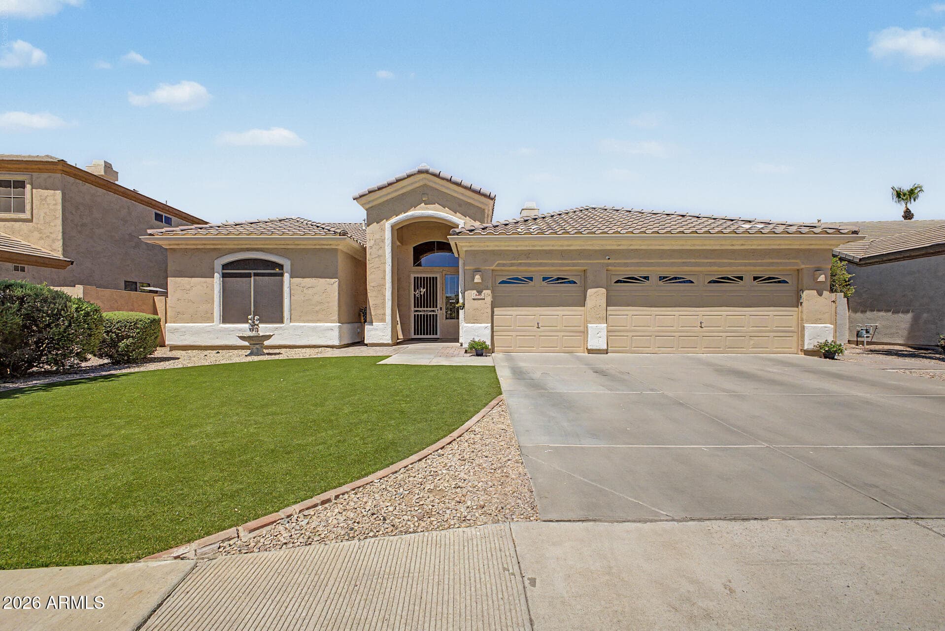540 N MAMMOTH Way, Chandler, AZ 85225 — photo 1 of 41