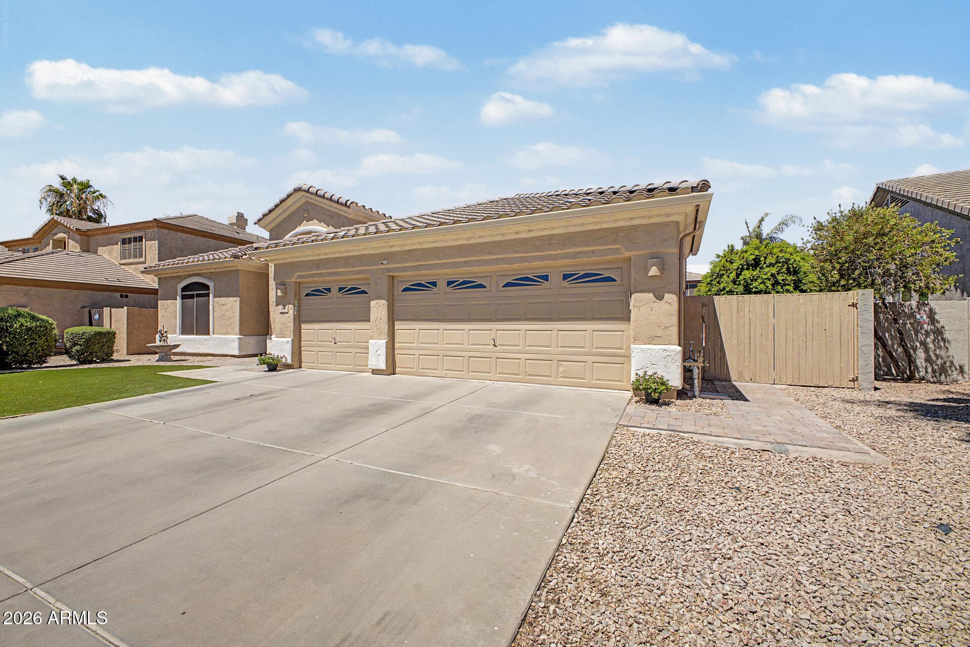 540 N MAMMOTH Way, Chandler, AZ 85225 — photo 3 of 41