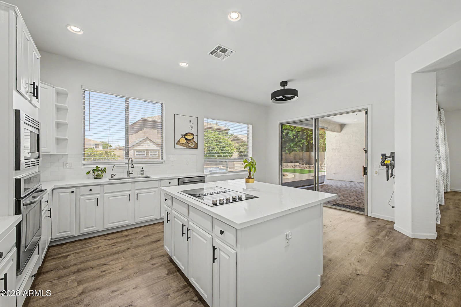 540 N MAMMOTH Way, Chandler, AZ 85225 — photo 12 of 41