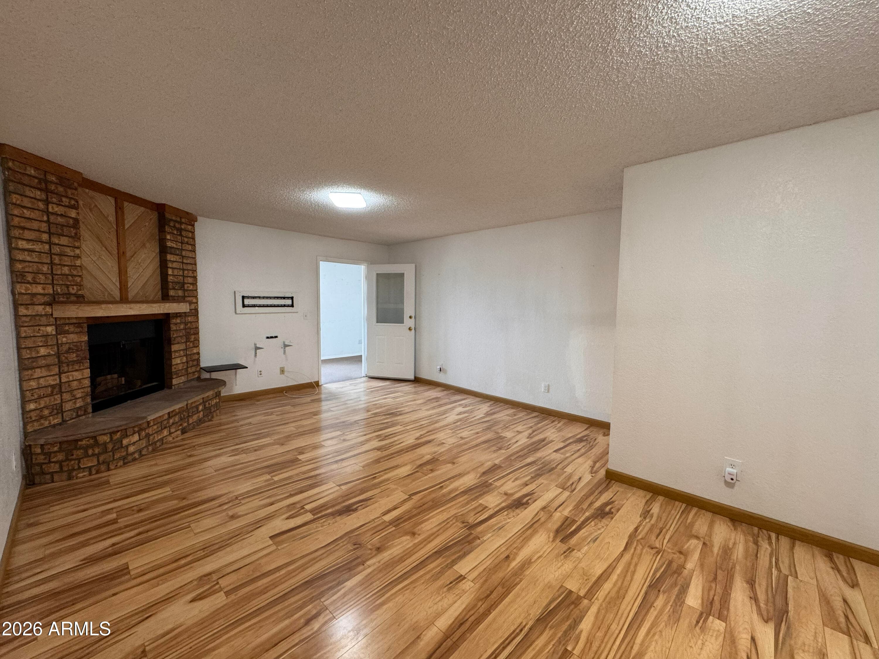 485 E Vía Luna Road, Sierra Vista, AZ 85635 — photo 10 of 25