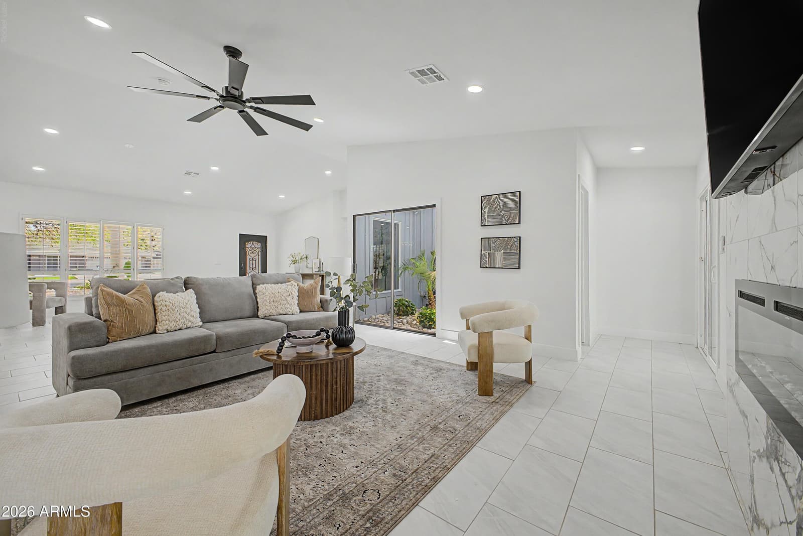 13016 N 1ST Place, Phoenix, AZ 85022 — photo 11 of 42
