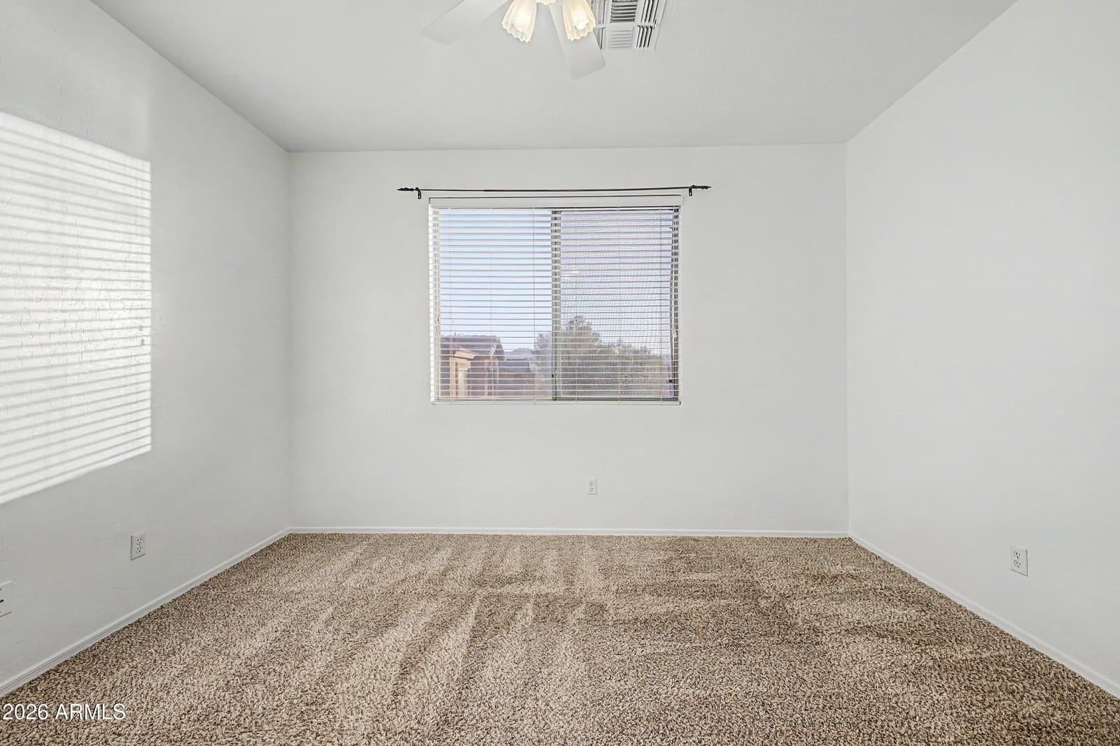 16902 S CEDARWOOD Lane, Phoenix, AZ 85048 — photo 9 of 43