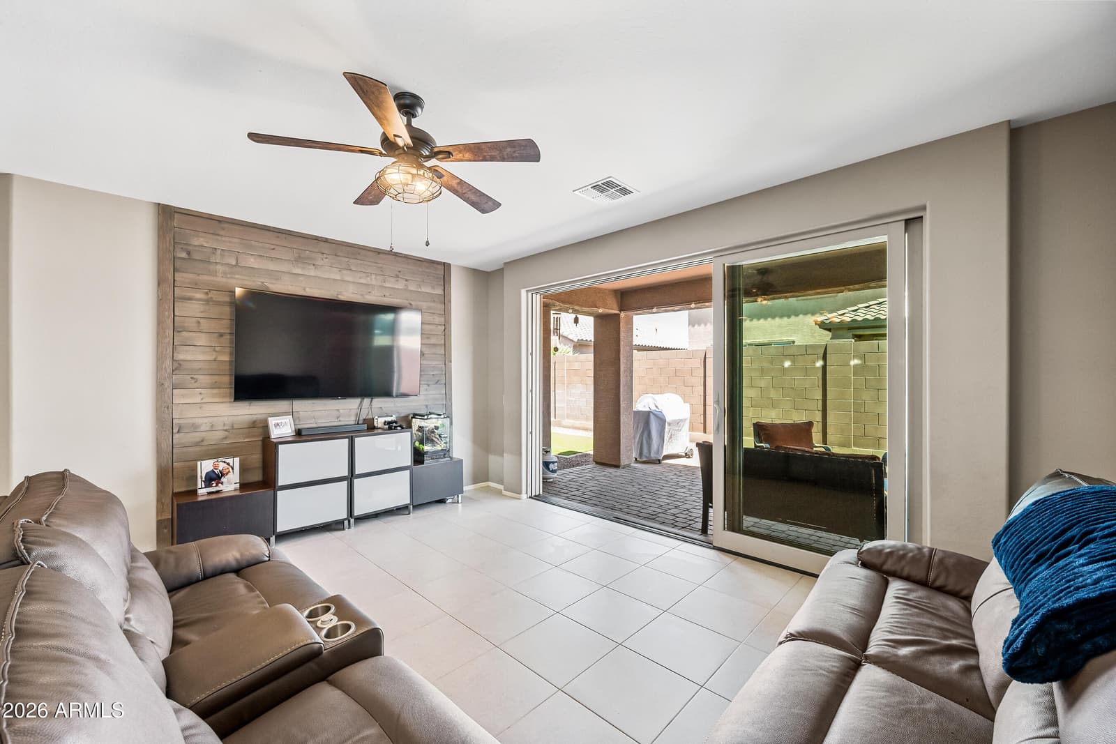 12118 W HIDE Trail, Peoria, AZ 85383 — photo 4 of 42