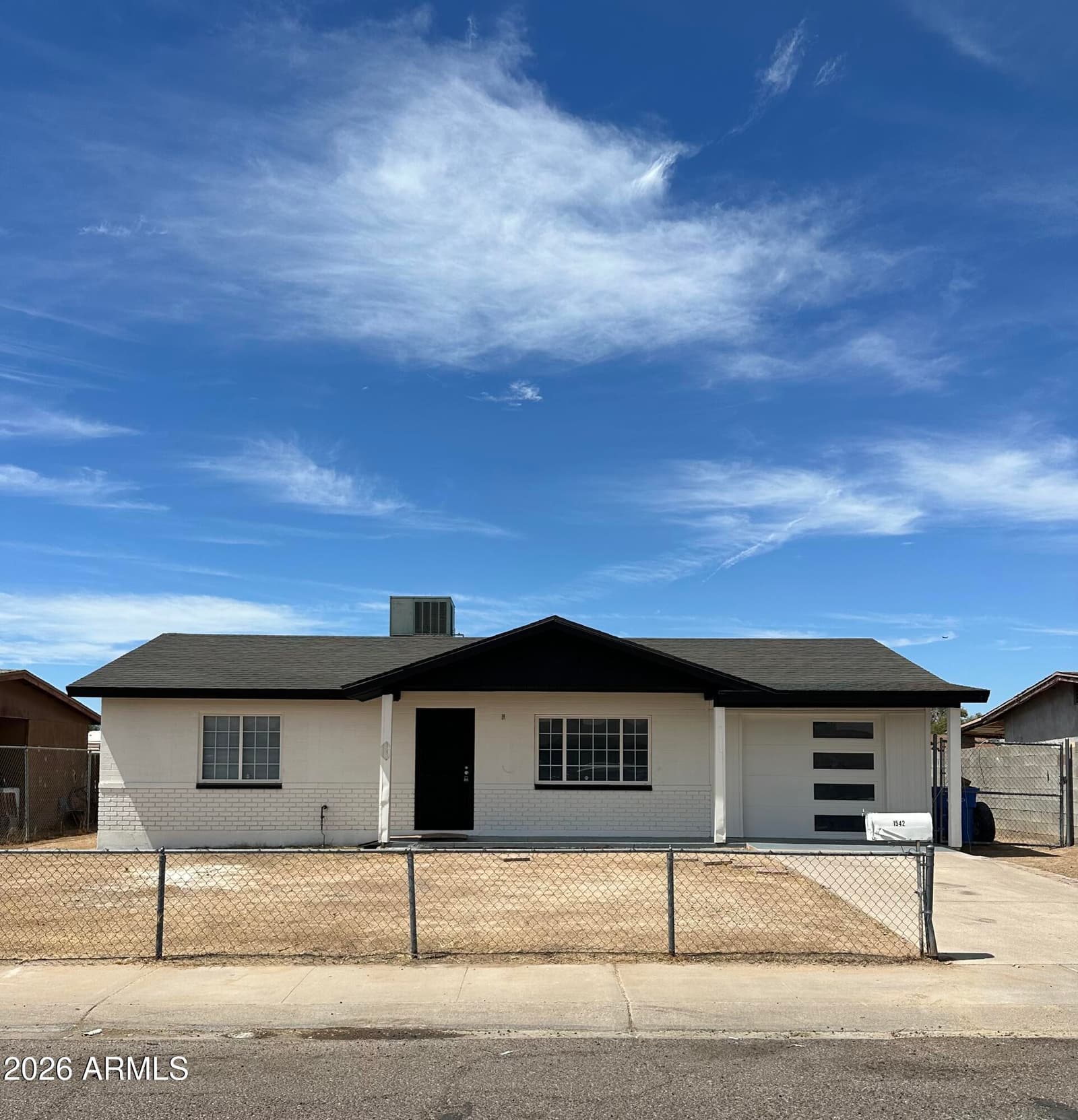 1542 W CARSON Road, Phoenix, AZ 85041 — photo 1 of 22