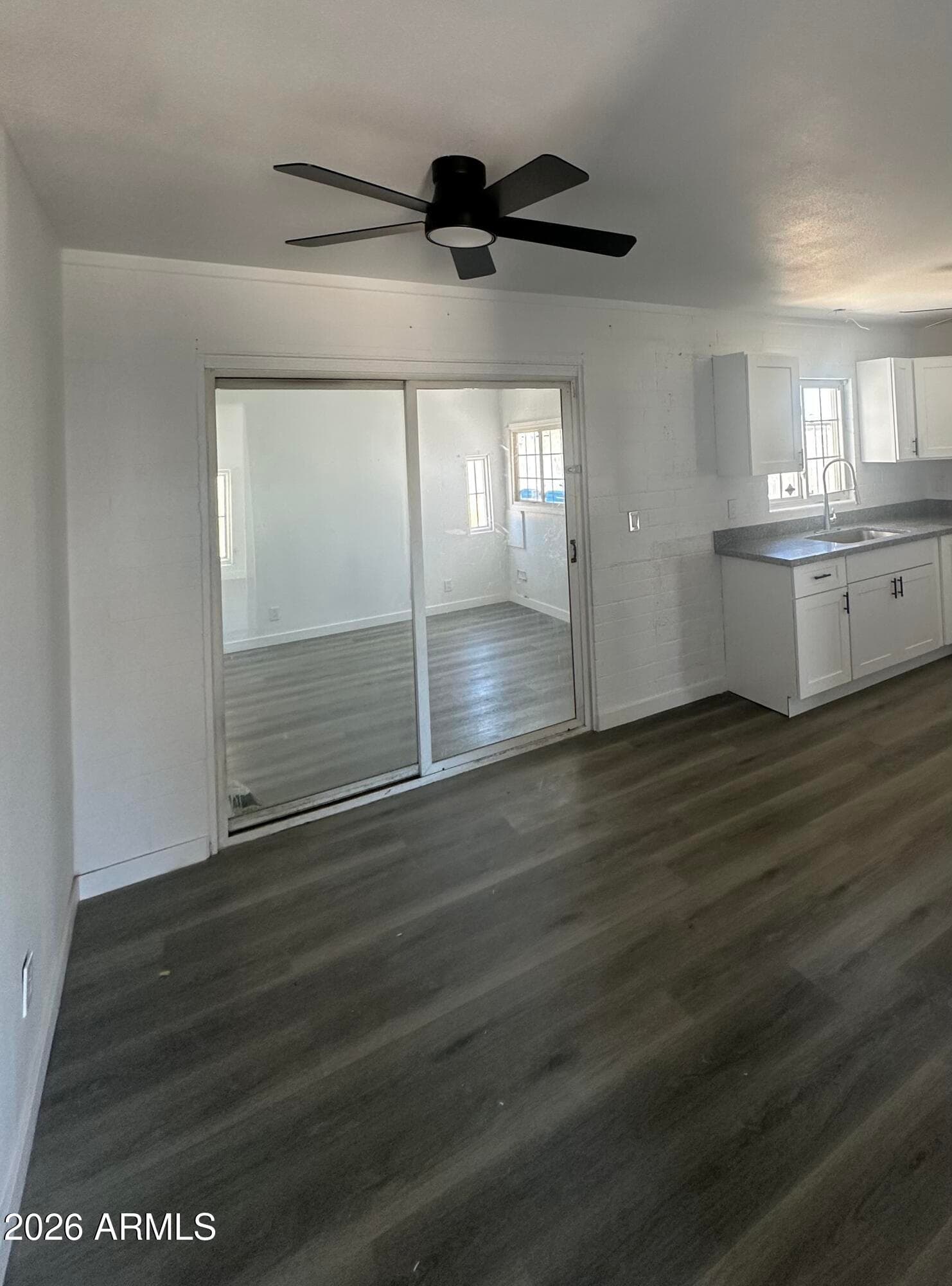 1542 W CARSON Road, Phoenix, AZ 85041 — photo 10 of 22
