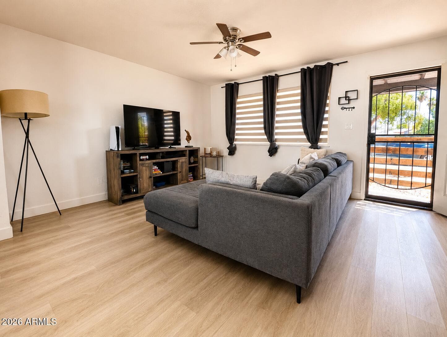 18240 N 32ND Lane, Phoenix, AZ 85053 — photo 4 of 18