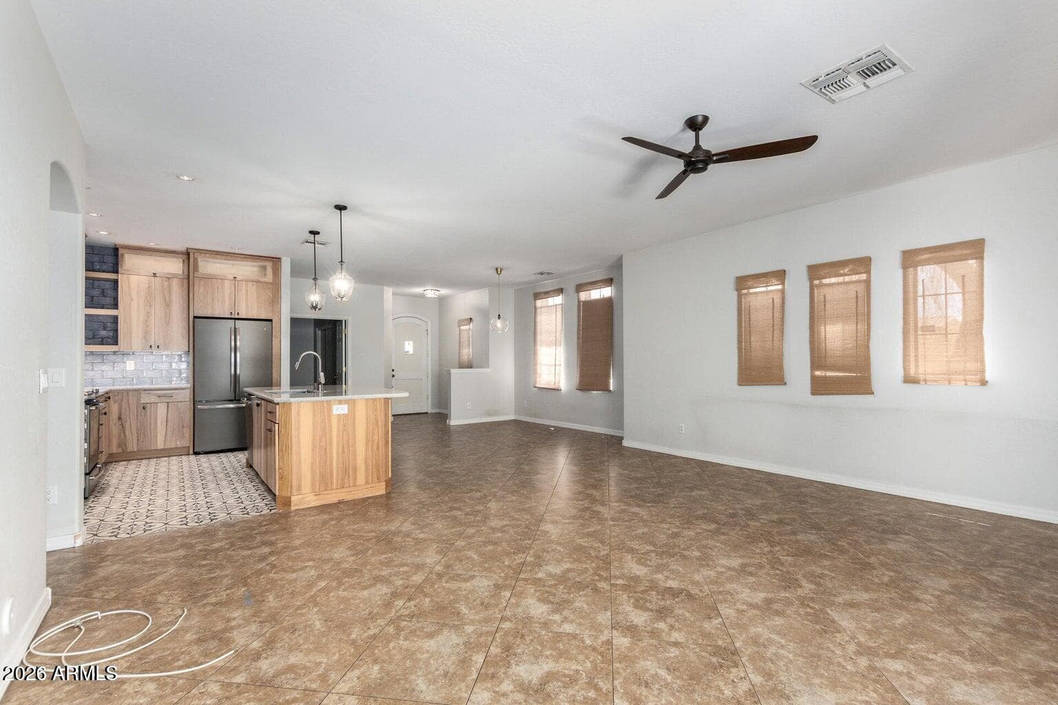 7039 S GOLFSIDE Lane, Phoenix, AZ 85042 — photo 10 of 32