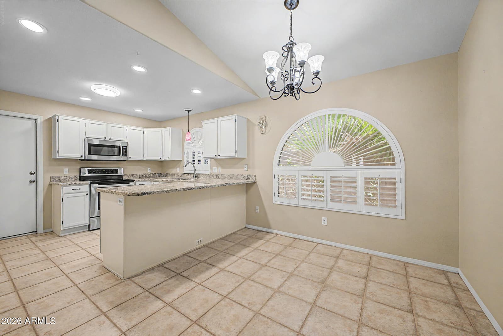 7518 W KERRY Lane, Glendale, AZ 85308 — photo 8 of 38