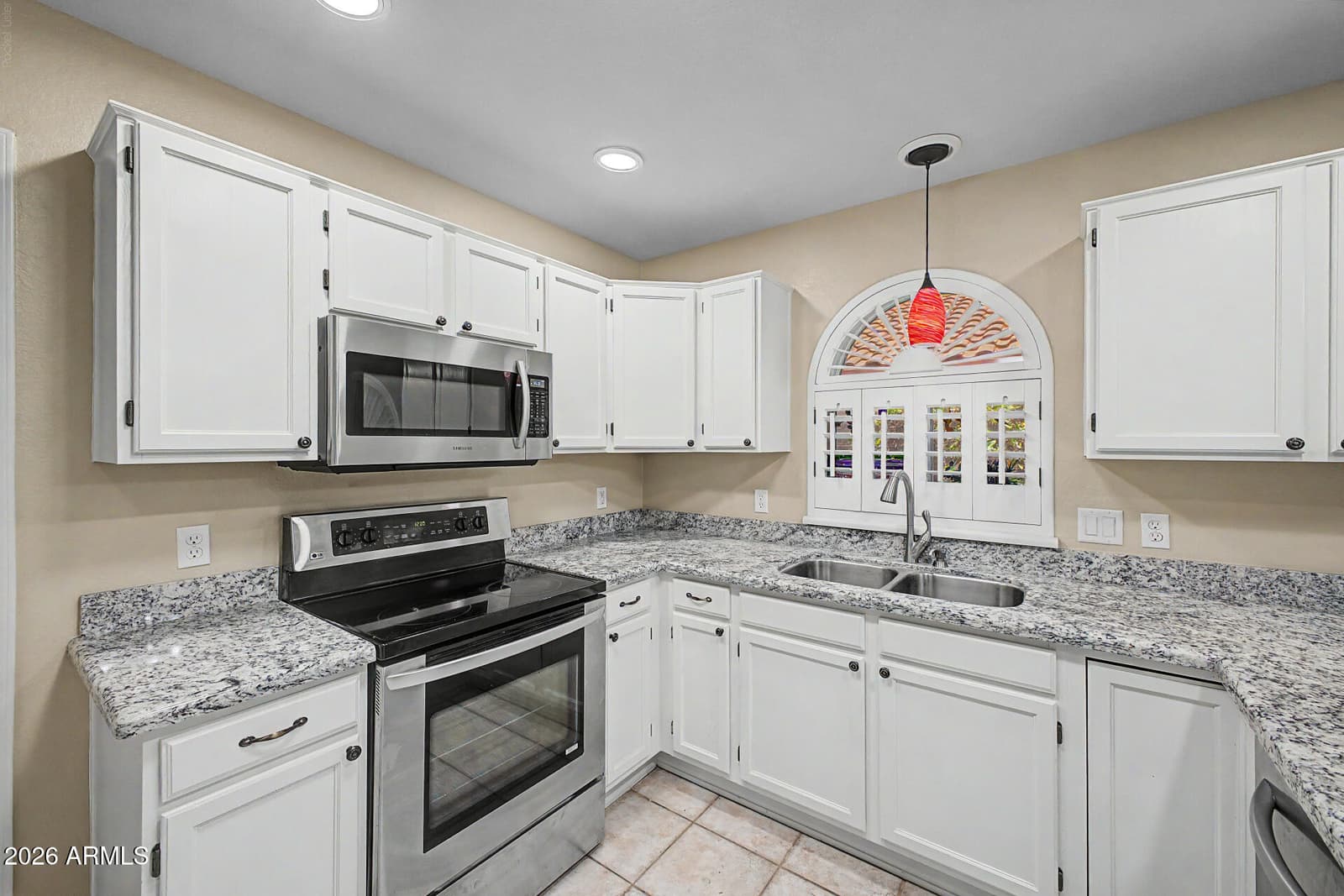 7518 W KERRY Lane, Glendale, AZ 85308 — photo 11 of 38