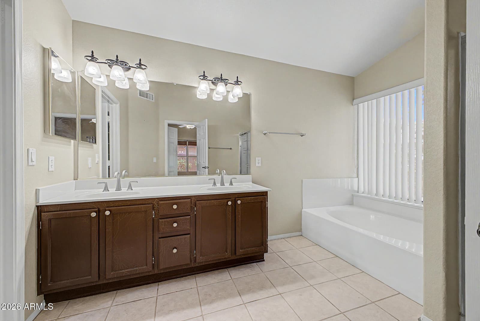 7518 W KERRY Lane, Glendale, AZ 85308 — photo 15 of 38