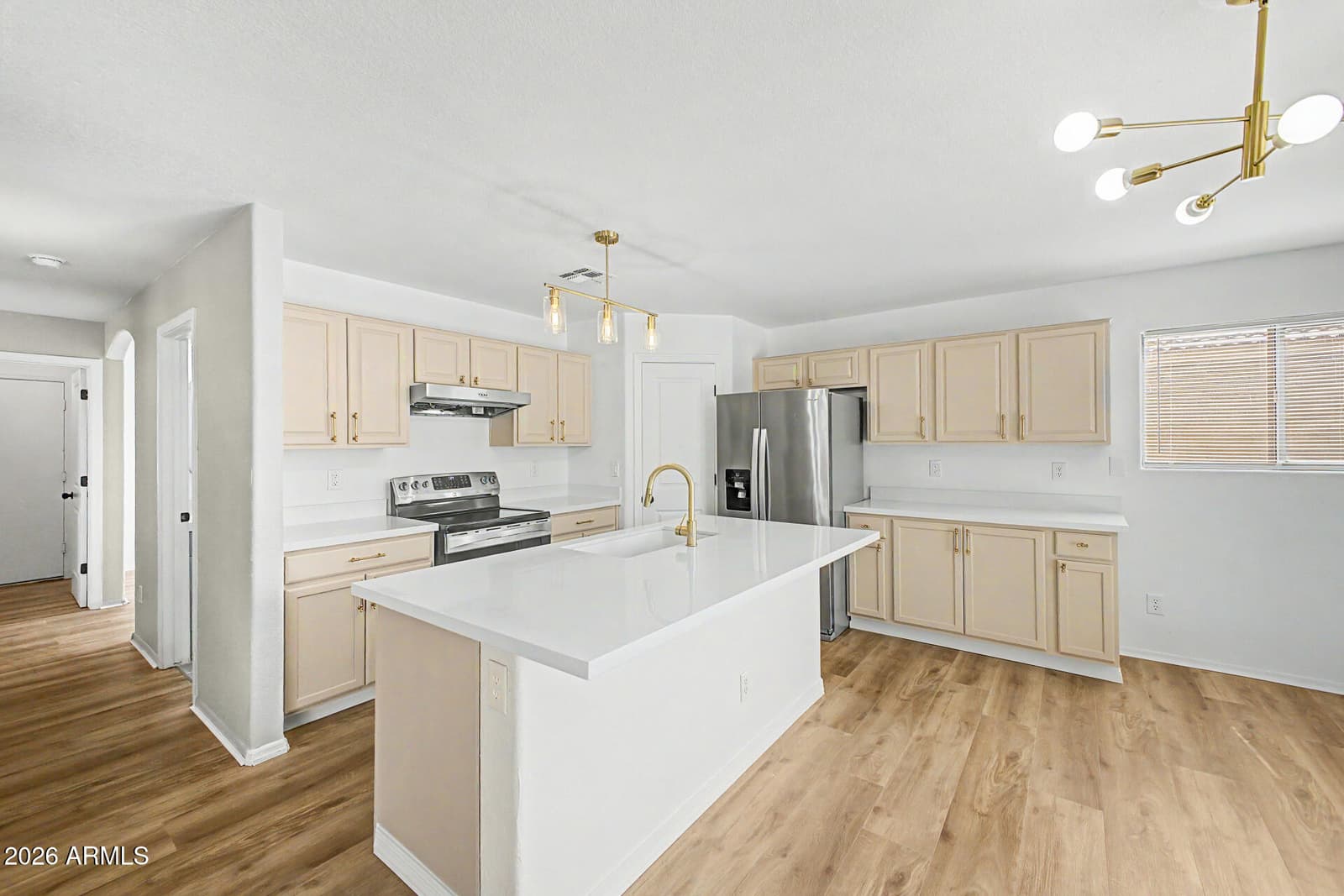 8002 W PRESTON Lane, Phoenix, AZ 85043 — photo 14 of 50