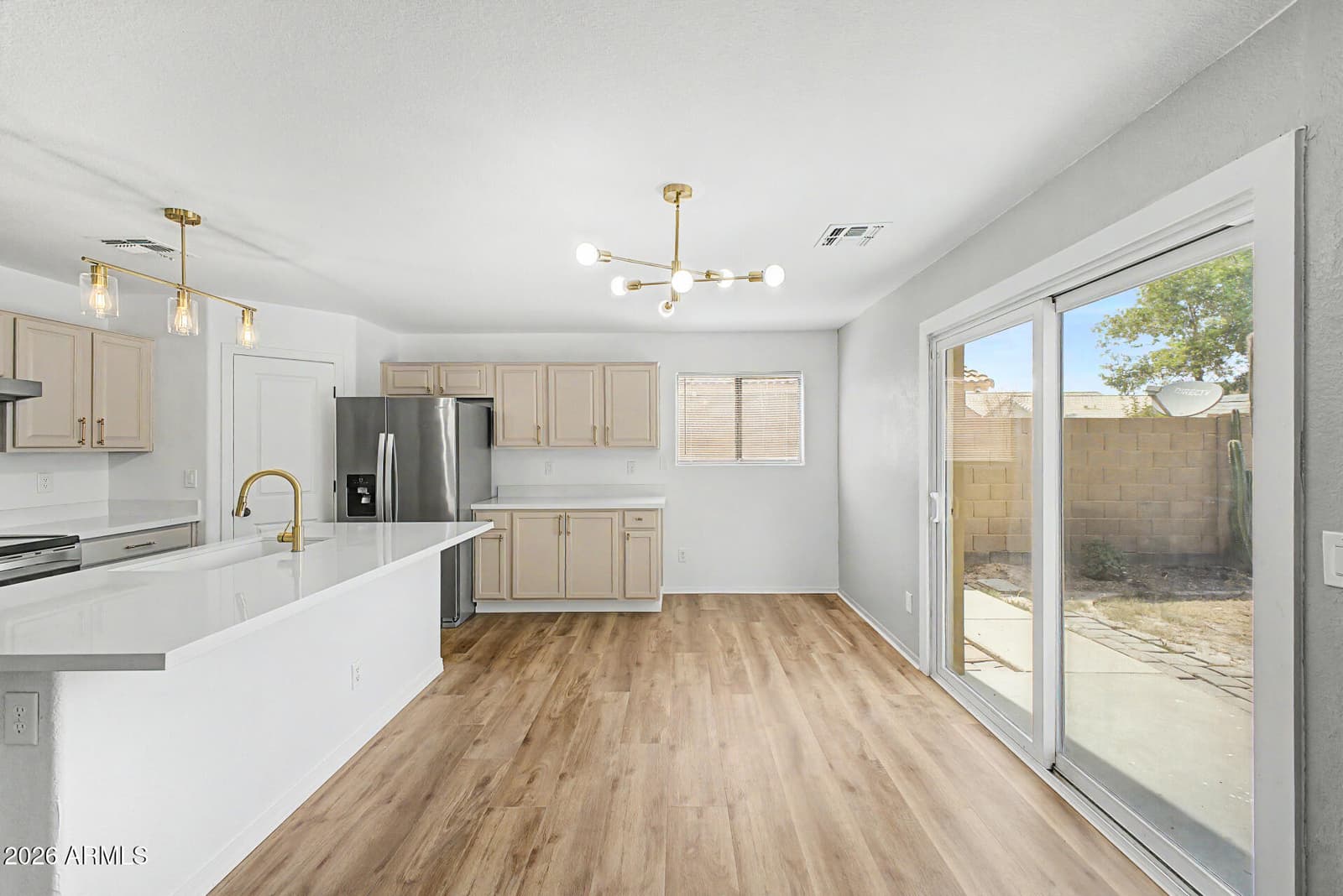 8002 W PRESTON Lane, Phoenix, AZ 85043 — photo 15 of 50