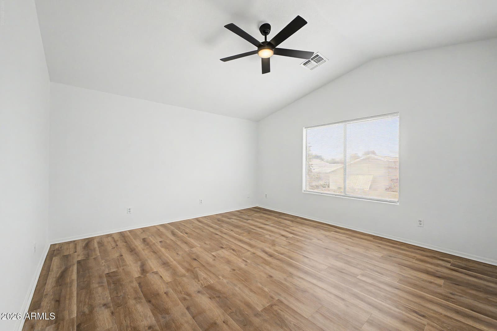8002 W PRESTON Lane, Phoenix, AZ 85043 — photo 19 of 50