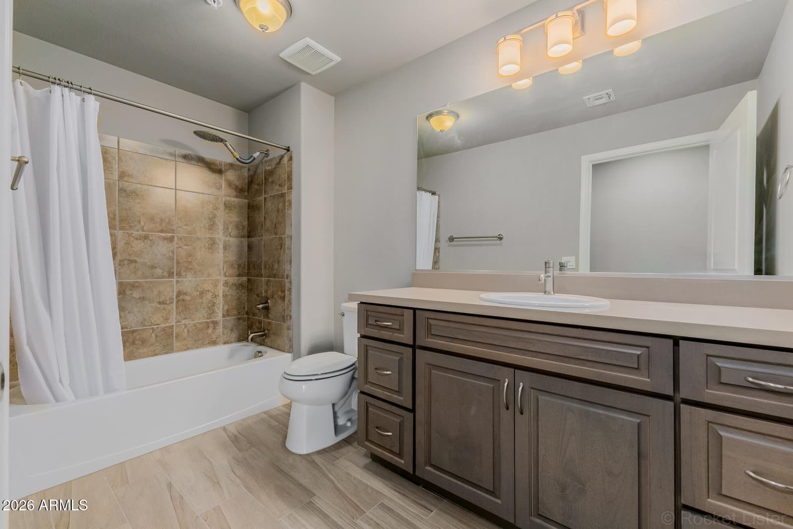 17850 N 68TH Street 2129, Phoenix, AZ 85054 — photo 37 of 54