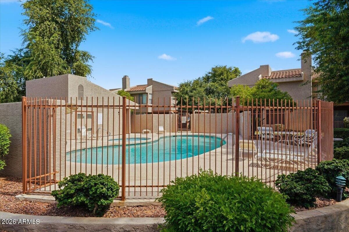 2834 S EXTENSION Road 2010, Mesa, AZ 85210 — photo 32 of 36