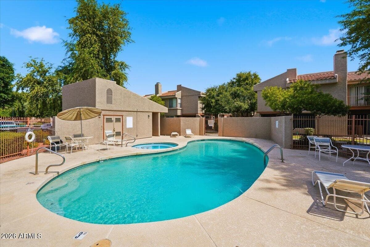 2834 S EXTENSION Road 2010, Mesa, AZ 85210 — photo 33 of 36