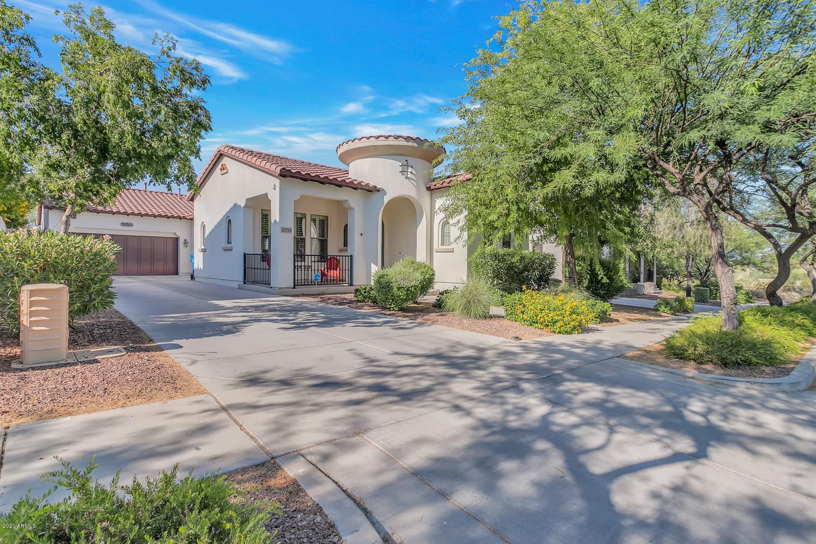 20754 W SUNRISE Court, Buckeye, AZ 85396 — photo 2 of 38