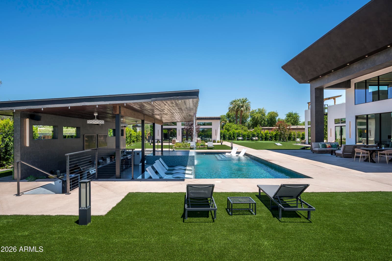 8402 E CACTUS WREN Road, Scottsdale, AZ 85250 — photo 8 of 100