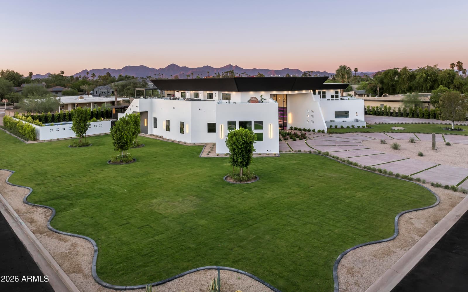 8402 E CACTUS WREN Road, Scottsdale, AZ 85250 — photo 9 of 100