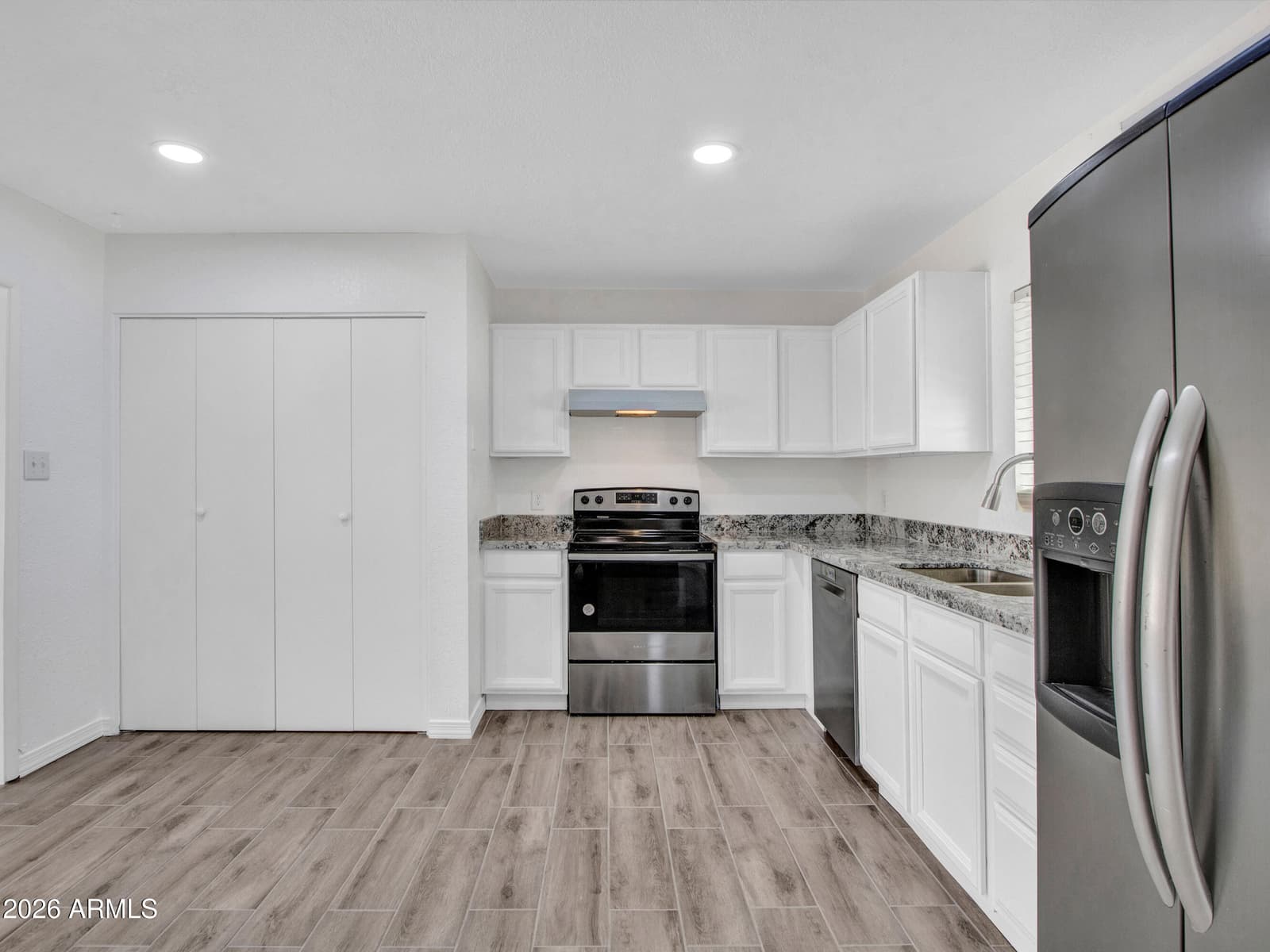 10530 W CALLE DEL SOL, Phoenix, AZ 85037 — photo 22 of 71
