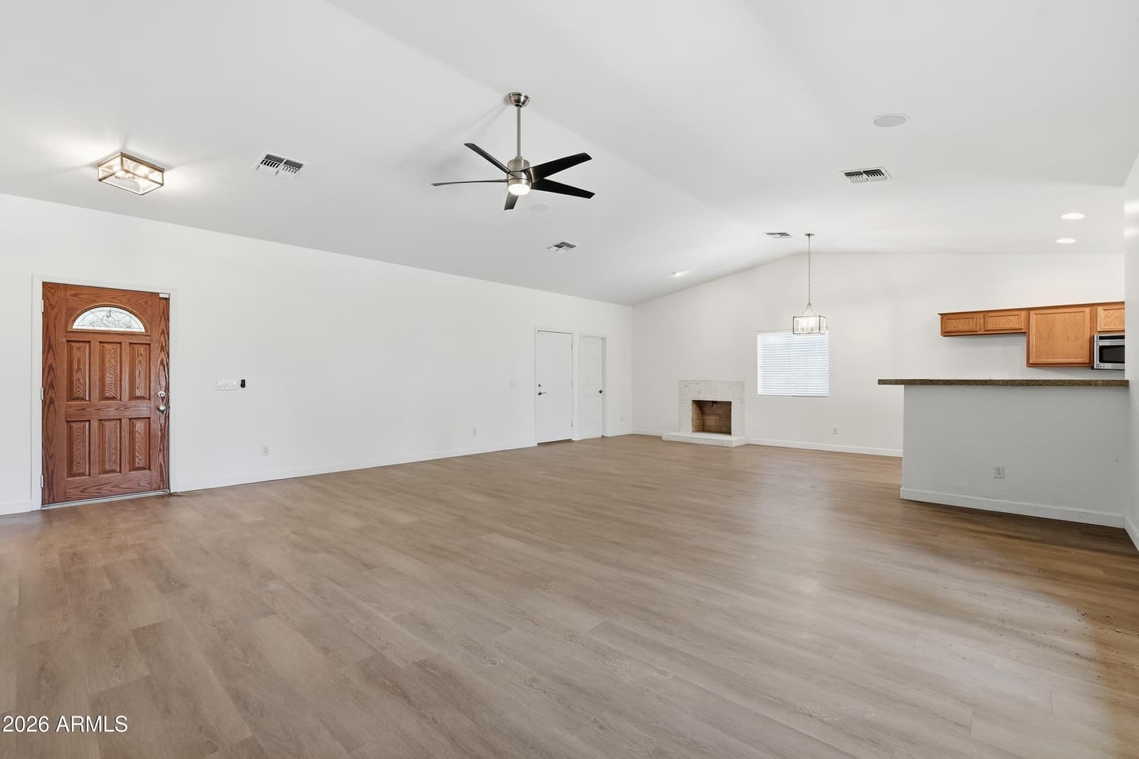 14215 N 39TH Drive, Phoenix, AZ 85053 — photo 3 of 29