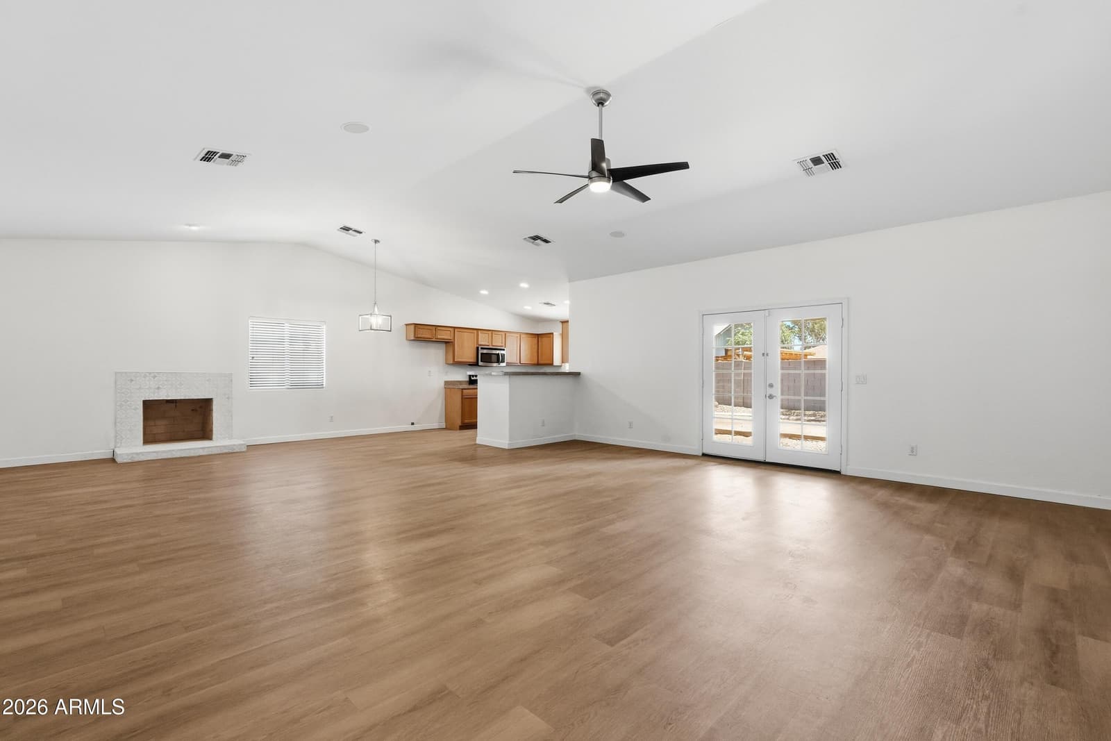 14215 N 39TH Drive, Phoenix, AZ 85053 — photo 5 of 29